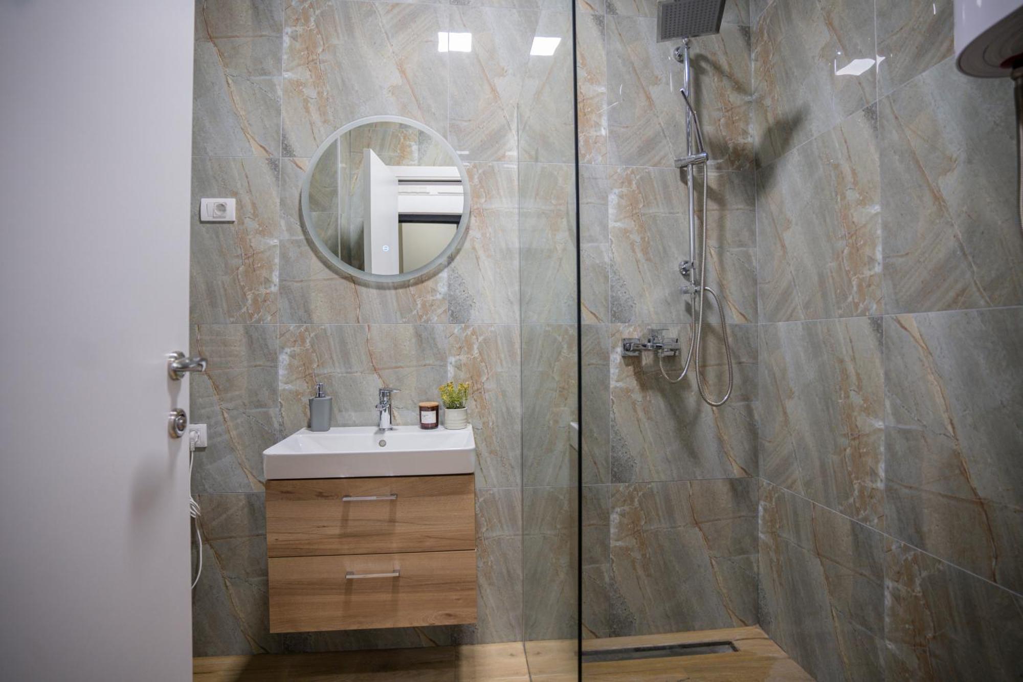 Promenada Apartmani 兹拉蒂博尔 外观 照片